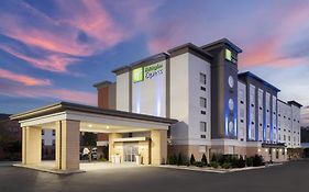 Holiday Inn Express Toledo North By Ihg